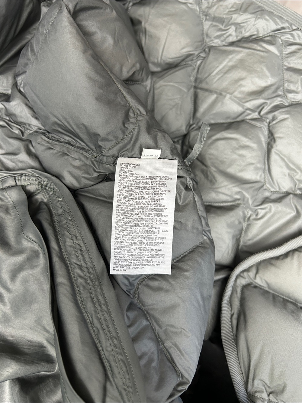 Uniqlo Ultra Light Down Quilted Jacket in Gray/Green - Picture 10 of 13